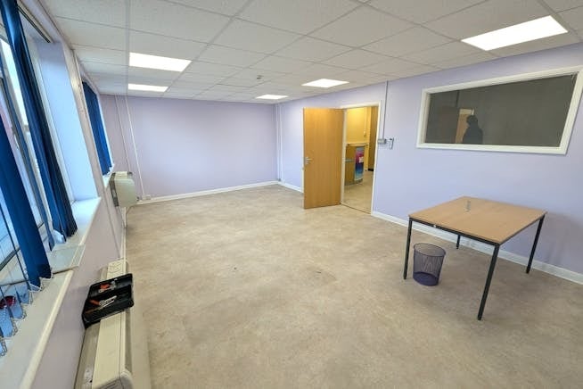 95 Commerce Way, Lancing for lease - Interior Photo - Image 3 of 5