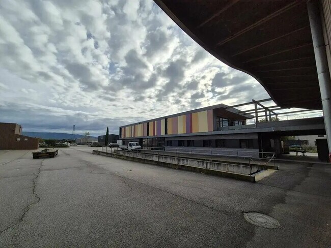 Vente Local d'activités 6 255 m²