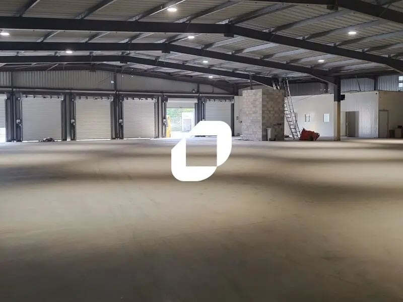 Office in Lormont for lease Interior Photo- Image 1 of 15