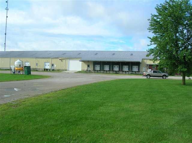 201 Industrial Dr, Waupun, WI for lease - Building Photo - Image 1 of 3