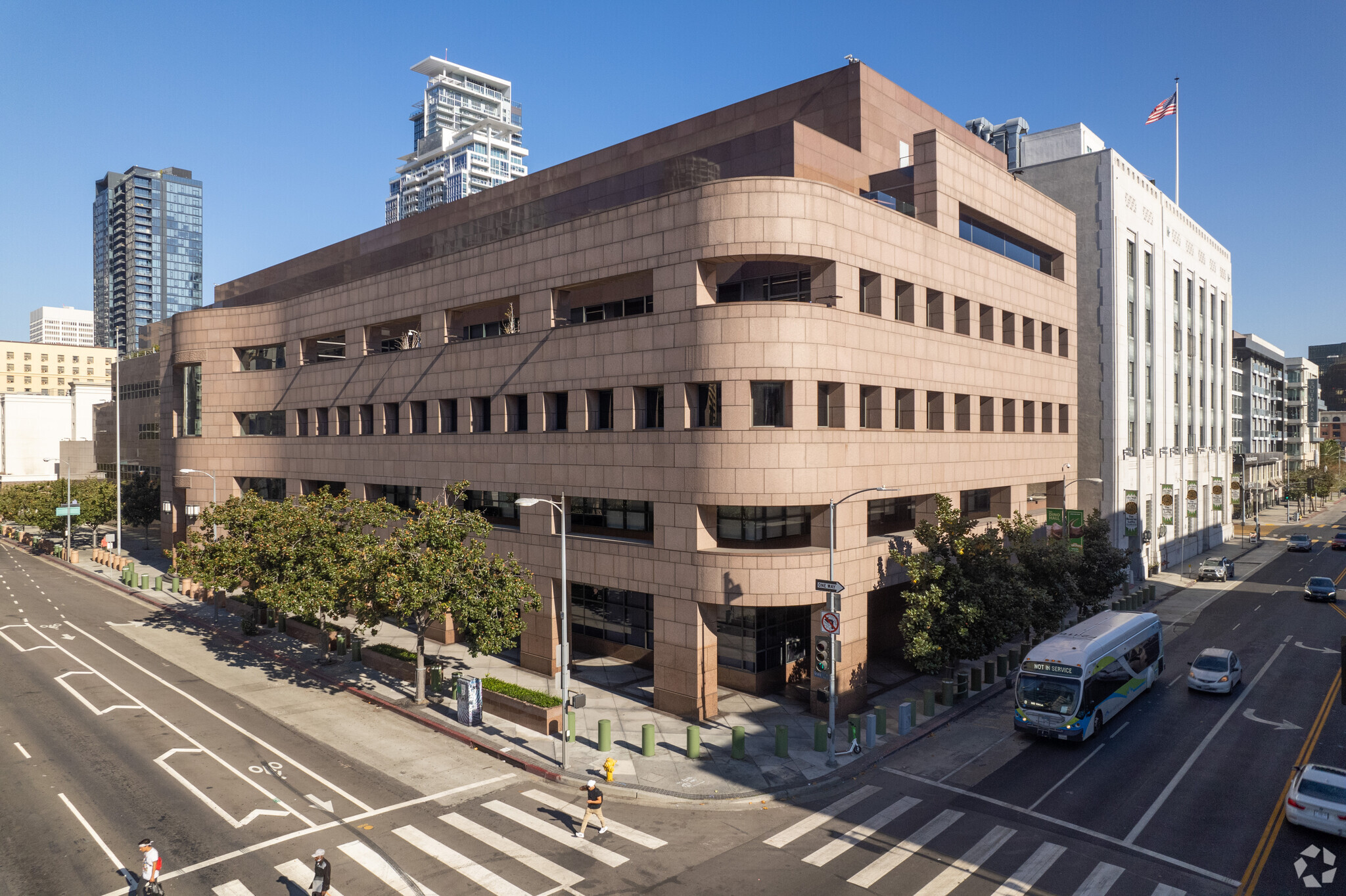 950 S Grand Ave, Los Angeles, CA for sale Primary Photo- Image 1 of 1