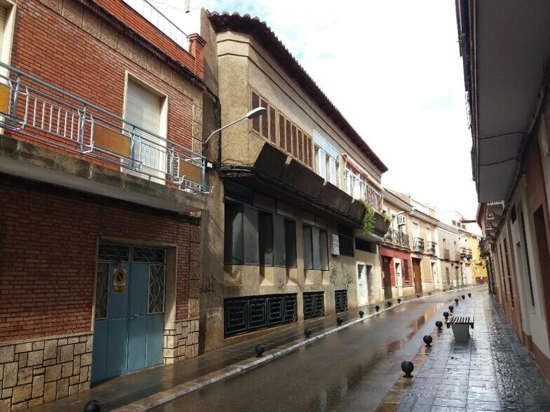 Multifamily in Valdepeñas, Ciudad Real for sale - Building Photo - Image 1 of 2
