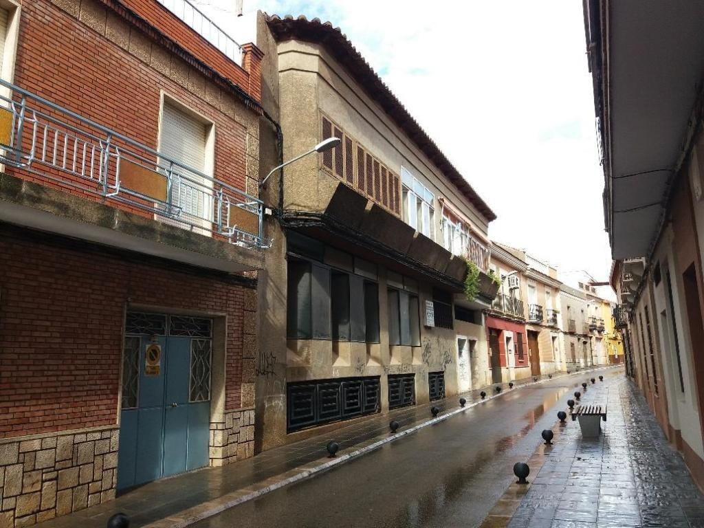 Multifamily in Valdepeñas, Ciudad Real for sale Building Photo- Image 1 of 3