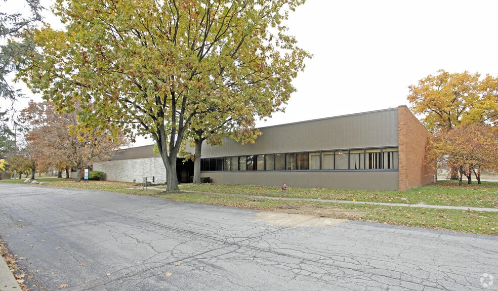 850 Ladd Rd, Walled Lake, MI for sale - Primary Photo - Image 1 of 1