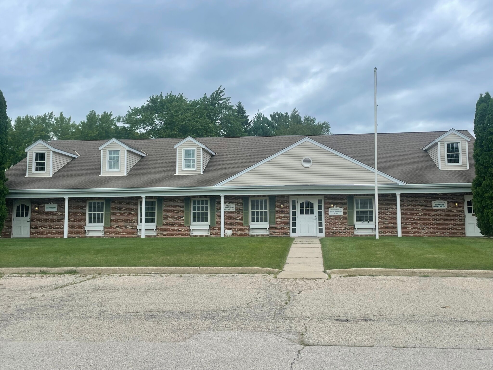 104 E Summit Ave, Wales, WI for sale Building Photo- Image 1 of 49