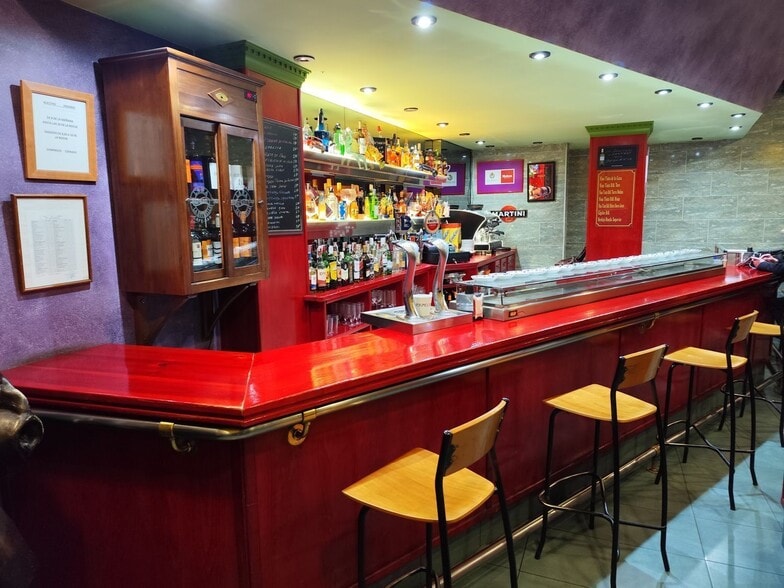 Calle Embajadores, 80, Valladolid, Valladolid for sale - Interior Photo - Image 2 of 17