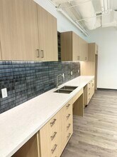 811 Barton Springs Rd, Austin, TX for lease Interior Photo- Image 2 of 11