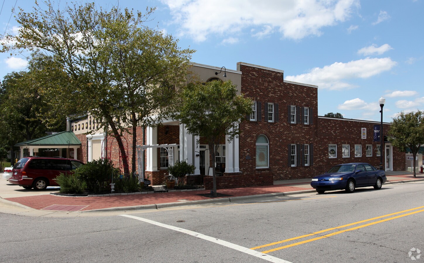 303 N Arendell Ave, Zebulon, NC 27597 Zebulon Drug