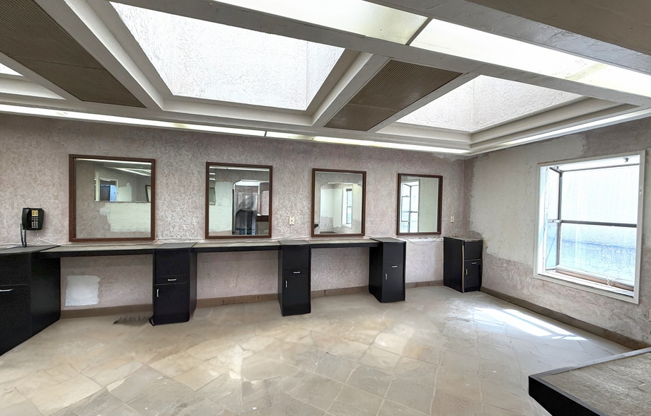 94 N Baldwin Ave, Sierra Madre, CA for sale - Building Photo - Image 2 of 11