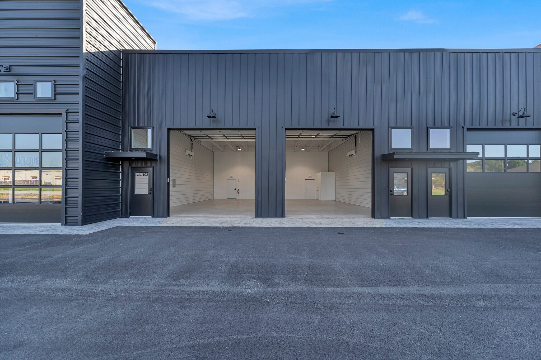 116 College Rd, Pineville, MO for lease Interior Photo- Image 1 of 5