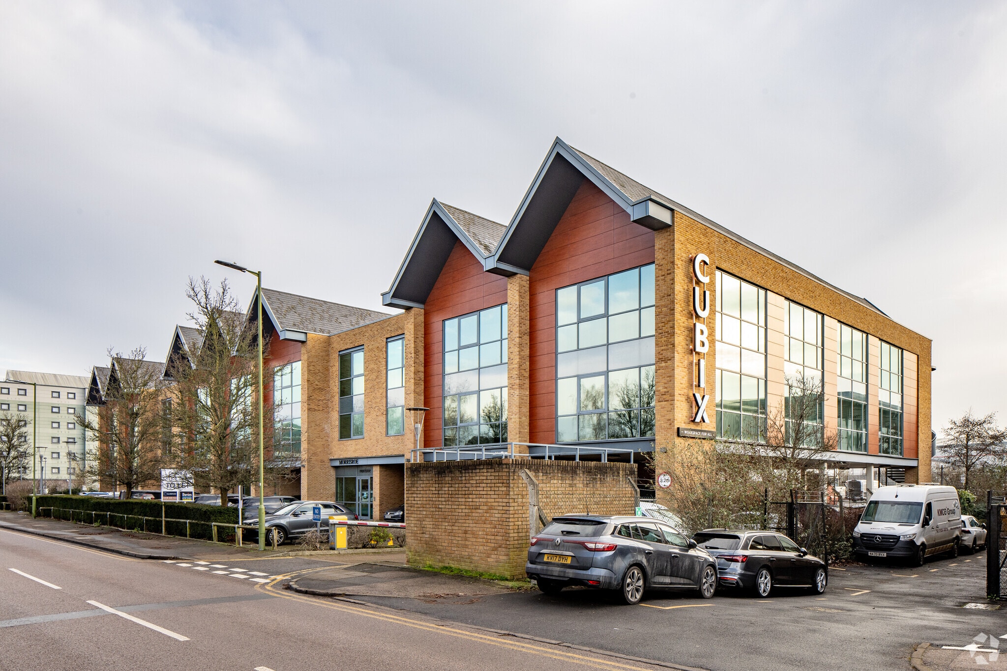 Warwick Rd, Borehamwood for sale Primary Photo- Image 1 of 1