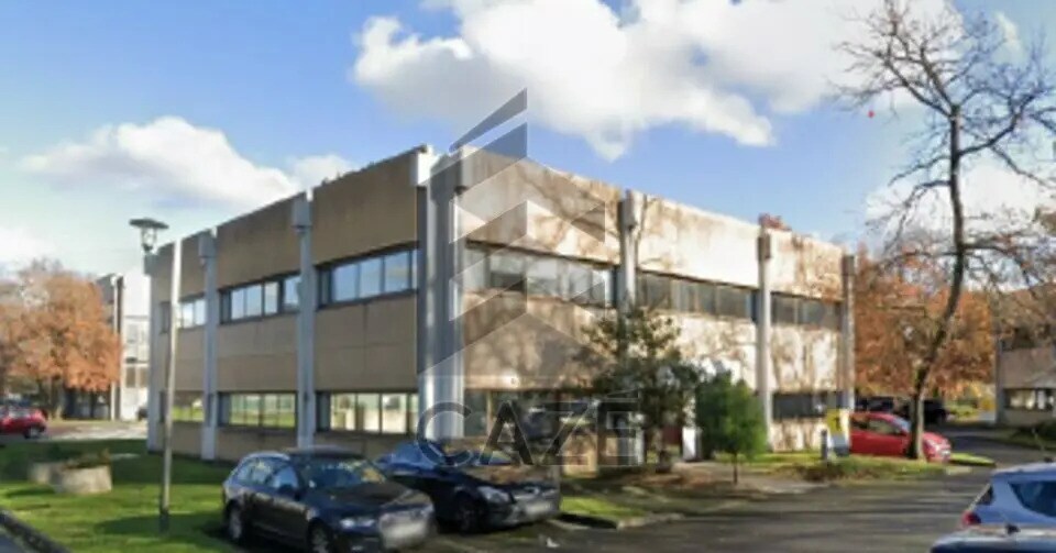 Office in Mérignac for lease Building Photo- Image 1 of 5