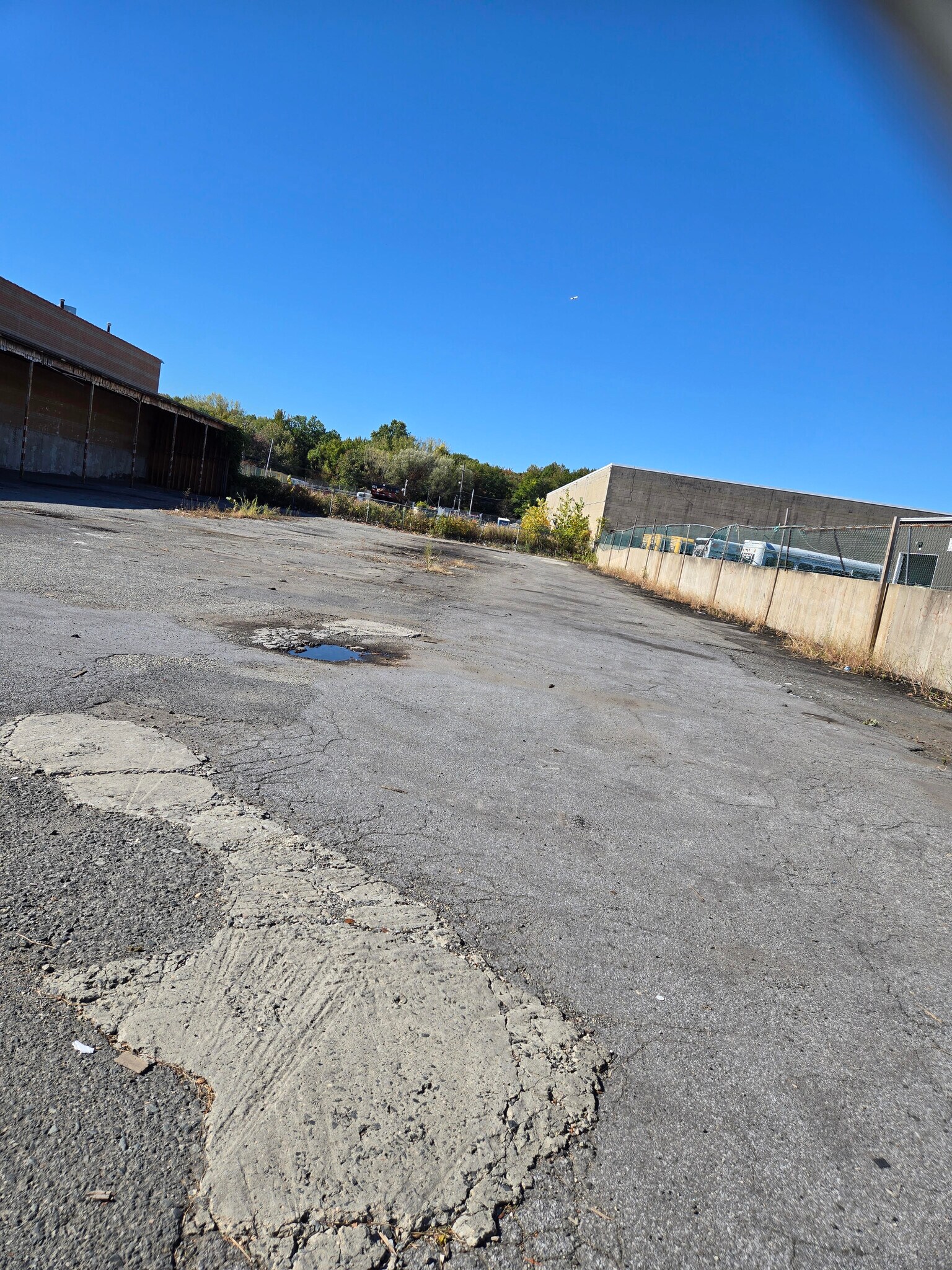 126 Industrial Loop, Staten Island, NY for lease Building Photo- Image 1 of 7