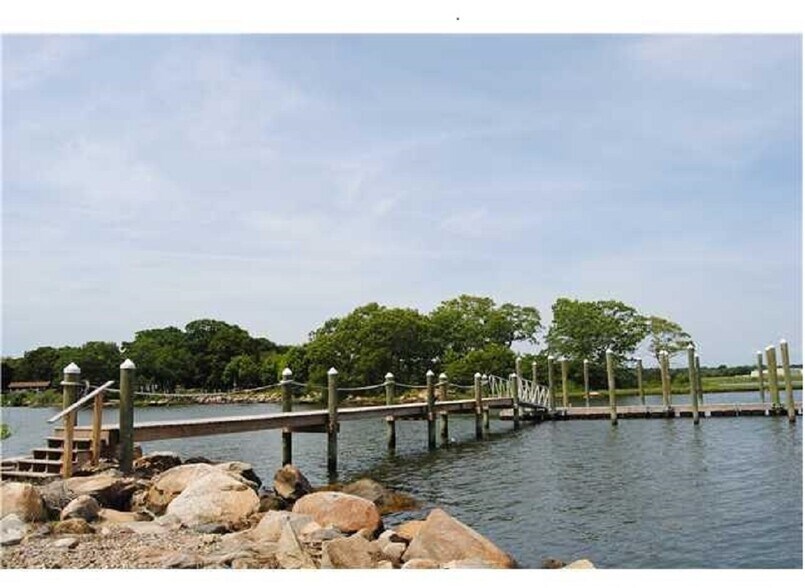 48 Bakers Cv, Groton, CT 06340