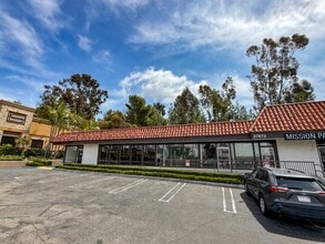 27672 Crown Valley Pky, Mission Viejo, CA for lease Building Photo- Image 2 of 7