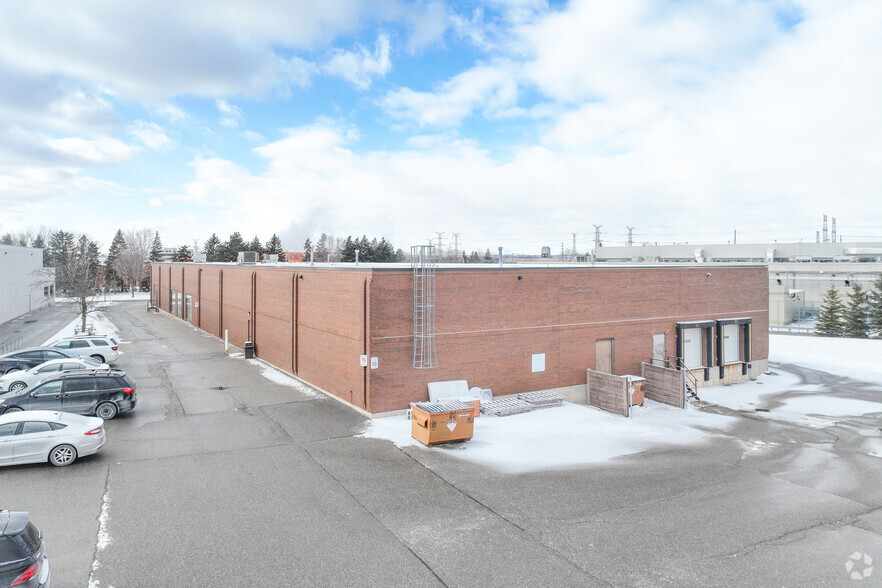 301 Gough Rd, Markham, ON for lease - Building Photo - Image 2 of 3