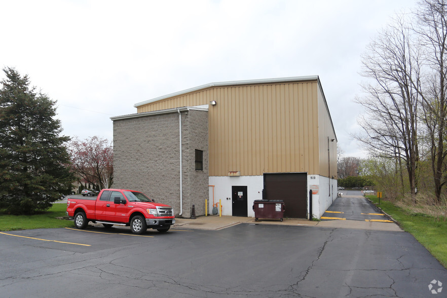 900 W Linden Ave, Rochester, NY for lease - Primary Photo - Image 3 of 3