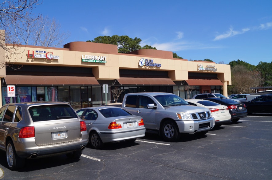 6690 NE Roswell Rd, Atlanta, GA for lease - Building Photo - Image 2 of 10