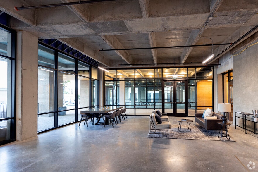 711 Broadway St, San Antonio, TX for lease - Lobby - Image 2 of 53