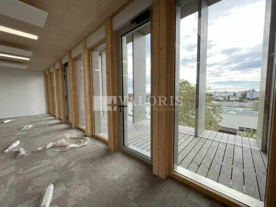 Office in Vaulx-en-Velin for lease Building Photo- Image 1 of 14