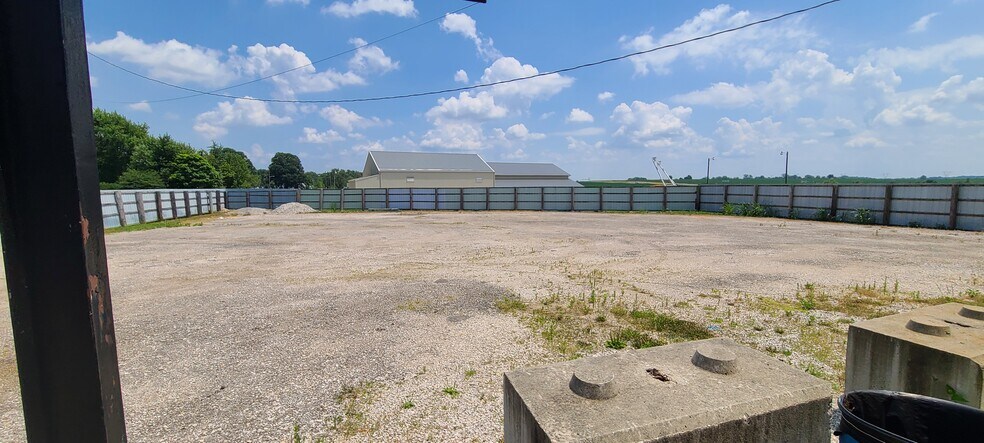 303 Old Highway 50, Wheatland, IN for sale - Primary Photo - Image 1 of 1