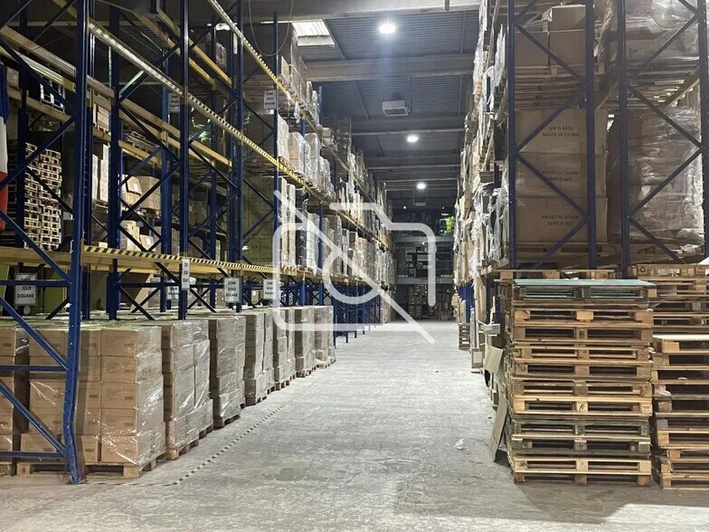 Industrial in Chennevières-sur-Marne for sale - Interior Photo - Image 3 of 5