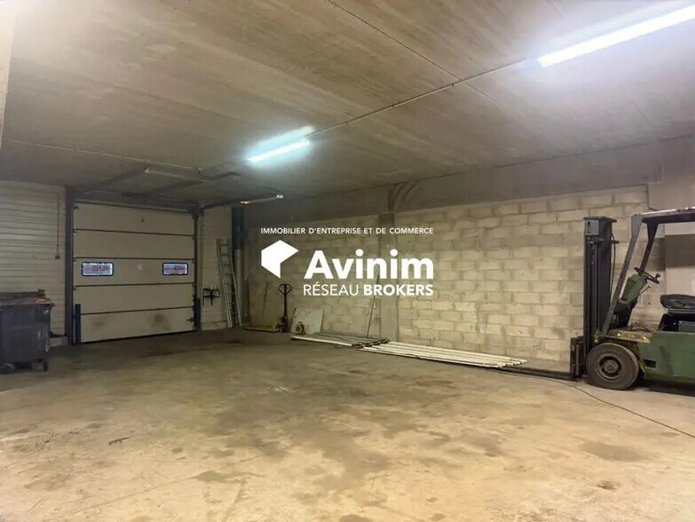 Industrial in Stains for sale - Building Photo - Image 2 of 8