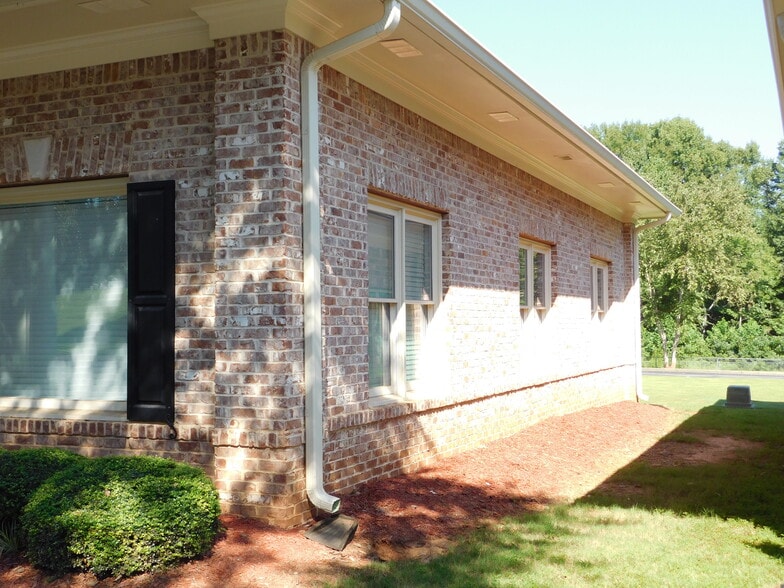 1670 McKendree Church Rd, Lawrenceville, GA for lease - Building Photo - Image 2 of 16