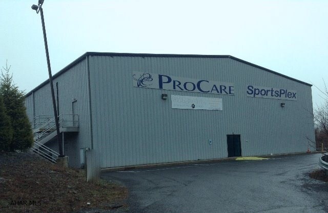 141 Willow Grove Dr, Everett, PA for sale - Primary Photo - Image 1 of 1