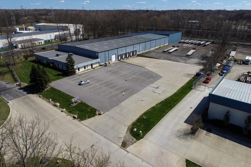 7395 Industrial Parkway Dr, Lorain, OH for sale - Building Photo - Image 1 of 1