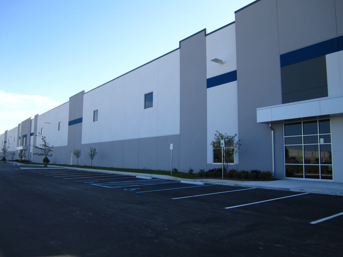 2825 Reeves Rd, Plainfield, IN 46168