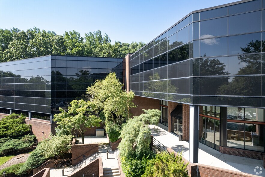 1200 MacArthur Blvd, Mahwah, NJ for lease - Building Photo - Image 2 of 7