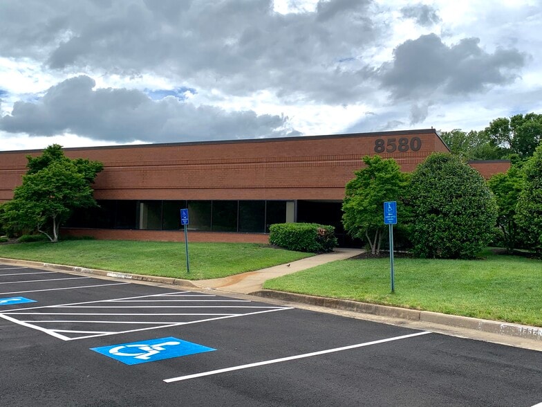 8580 Cinder Bed Rd, Lorton, VA for lease - Building Photo - Image 3 of 5