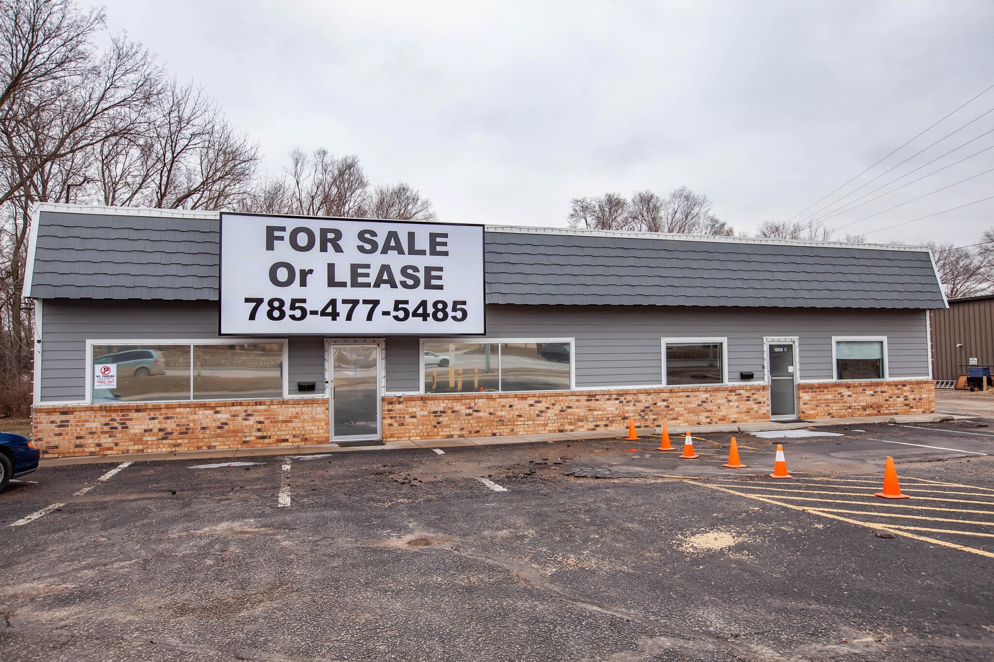 2047 Fort Riley Ln, Manhattan, KS for sale Building Photo- Image 1 of 1