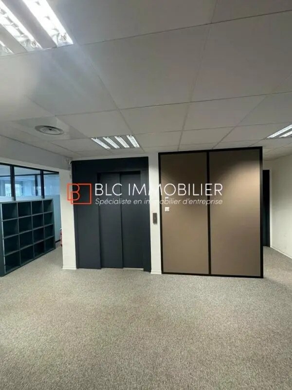 Location Bureaux 127 m² - Photo 1