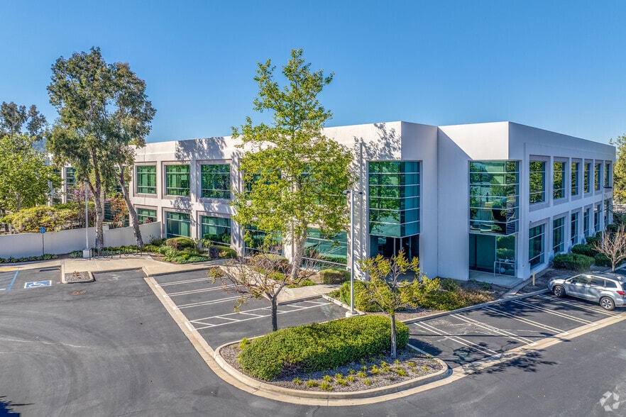 2380 Conejo Spectrum St, Thousand Oaks, CA for sale - Primary Photo - Image 1 of 12