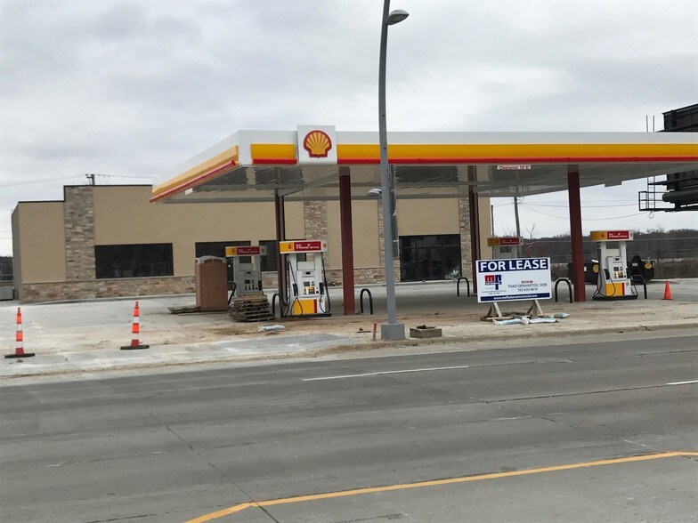 925 State St, Bettendorf, IA for sale - Building Photo - Image 1 of 1