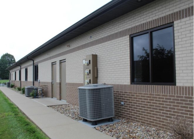 124 Springfield Ct, O'Fallon, IL for lease - Building Photo - Image 3 of 6