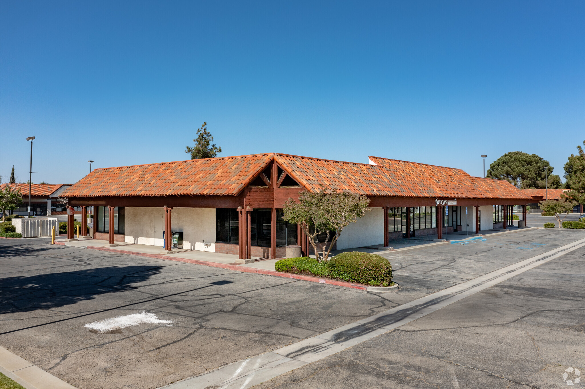 1915-1989 W Avenue L, Lancaster, CA for lease Building Photo- Image 1 of 41