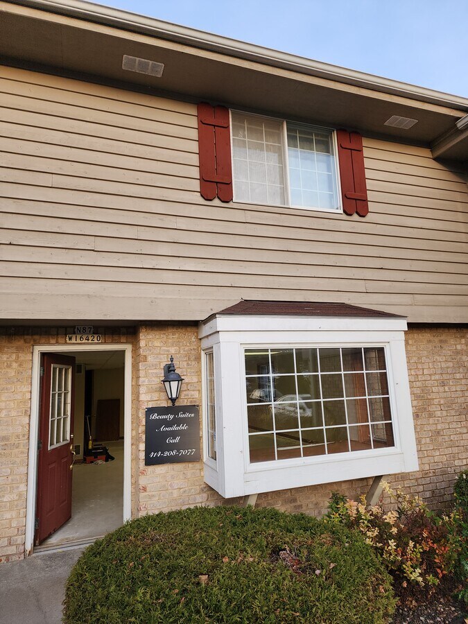 N87W16420 Appleton Ave, Menomonee Falls, WI 53051 Office/Retail for