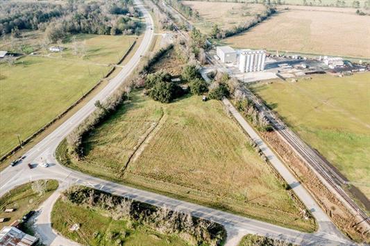 987 Gus Ln, Orange, TX for sale - Primary Photo - Image 1 of 5