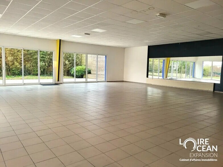 Flex in Saint-Michel-Chef-Chef for sale - Building Photo - Image 2 of 6