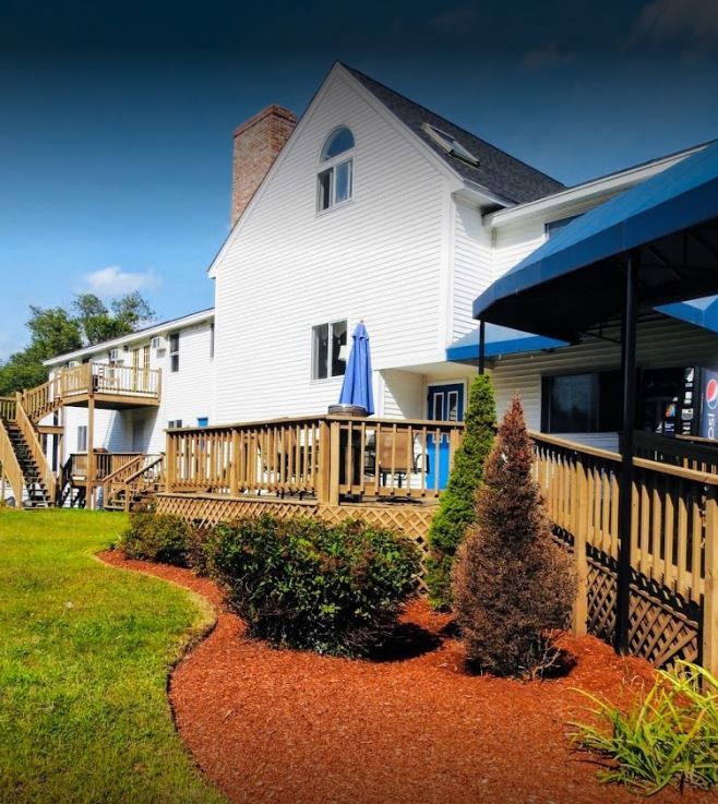 788 Laconia Rd, Tilton, NH 03276 Winnisquam Lake Inn