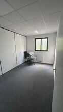 Office in Bonneuil-sur-Marne for lease Interior Photo- Image 1 of 4