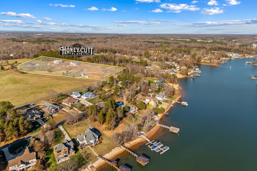 124 Bentley Ct, Troutman, NC for sale - Building Photo - Image 3 of 7