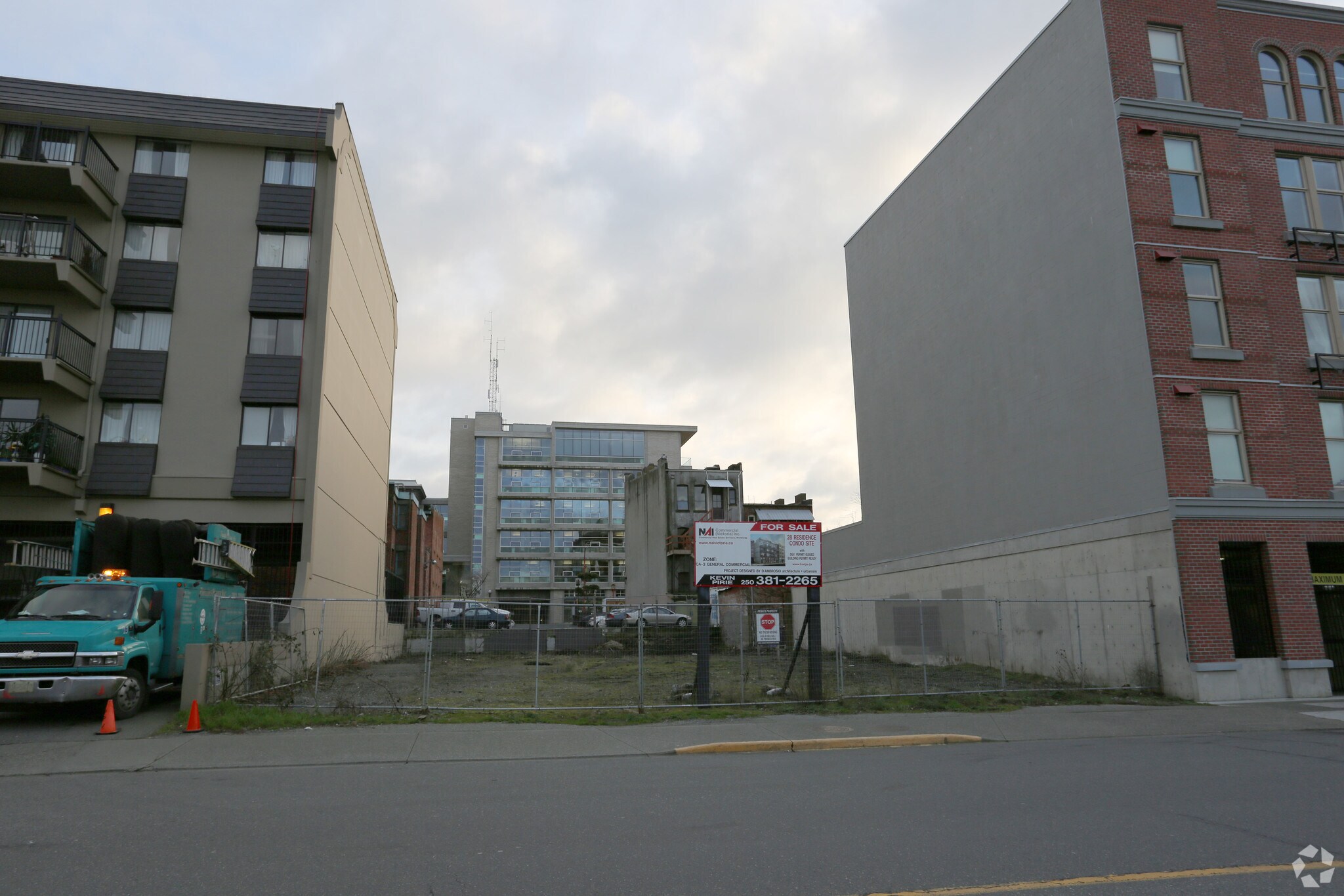 613 Herald St, Victoria, BC for sale Primary Photo- Image 1 of 1