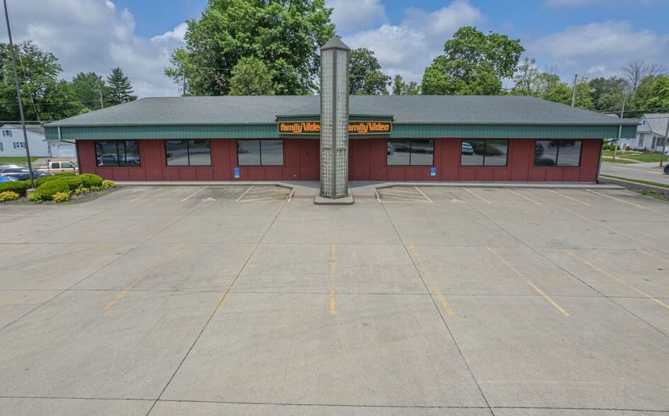 912 E Main St, Olney, IL for lease - Building Photo - Image 3 of 7