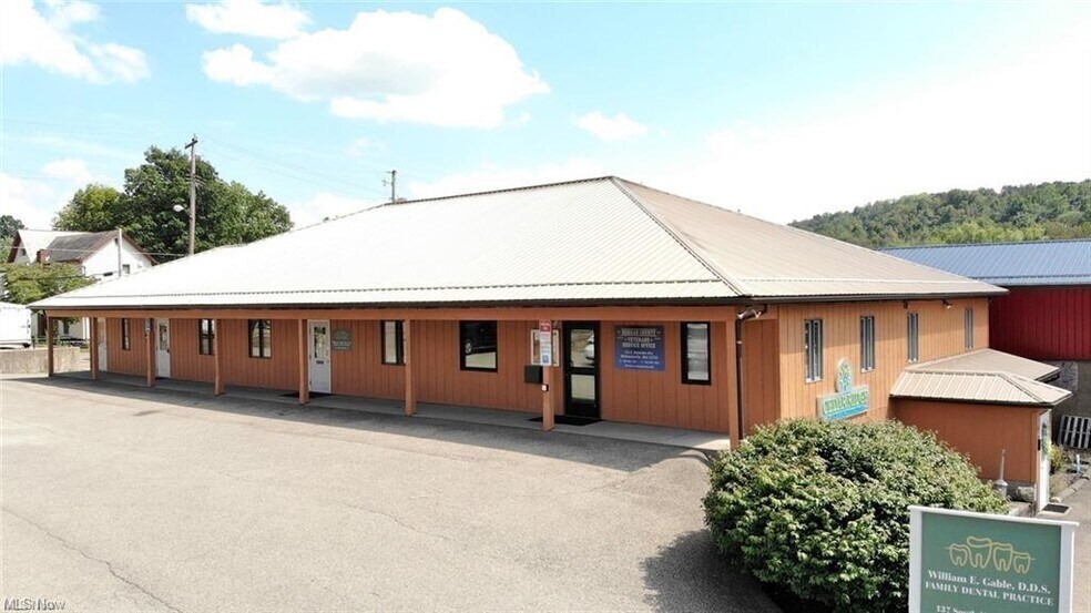 151 S Kennebec Ave, Mcconnelsville, OH 43756