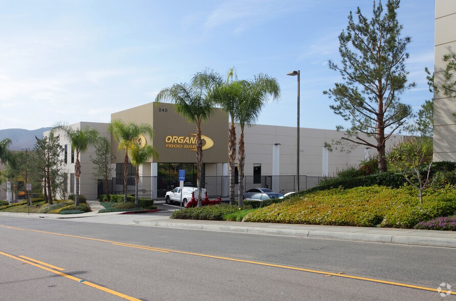 240 Crouse Dr, Corona, CA for lease - Building Photo - Image 3 of 7