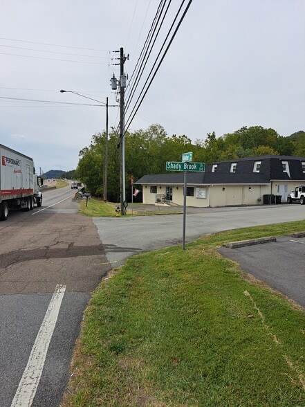 2400 Volunteer Pky, Bristol, TN for sale - Building Photo - Image 1 of 16